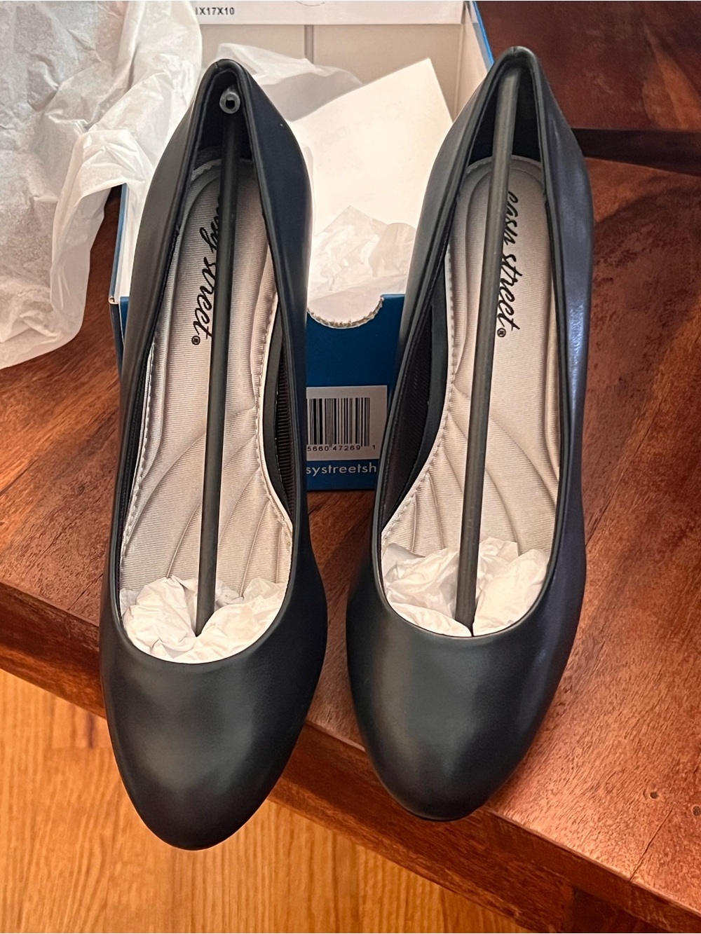 Easy Street Passion Women's Dress pumps Navy size 9